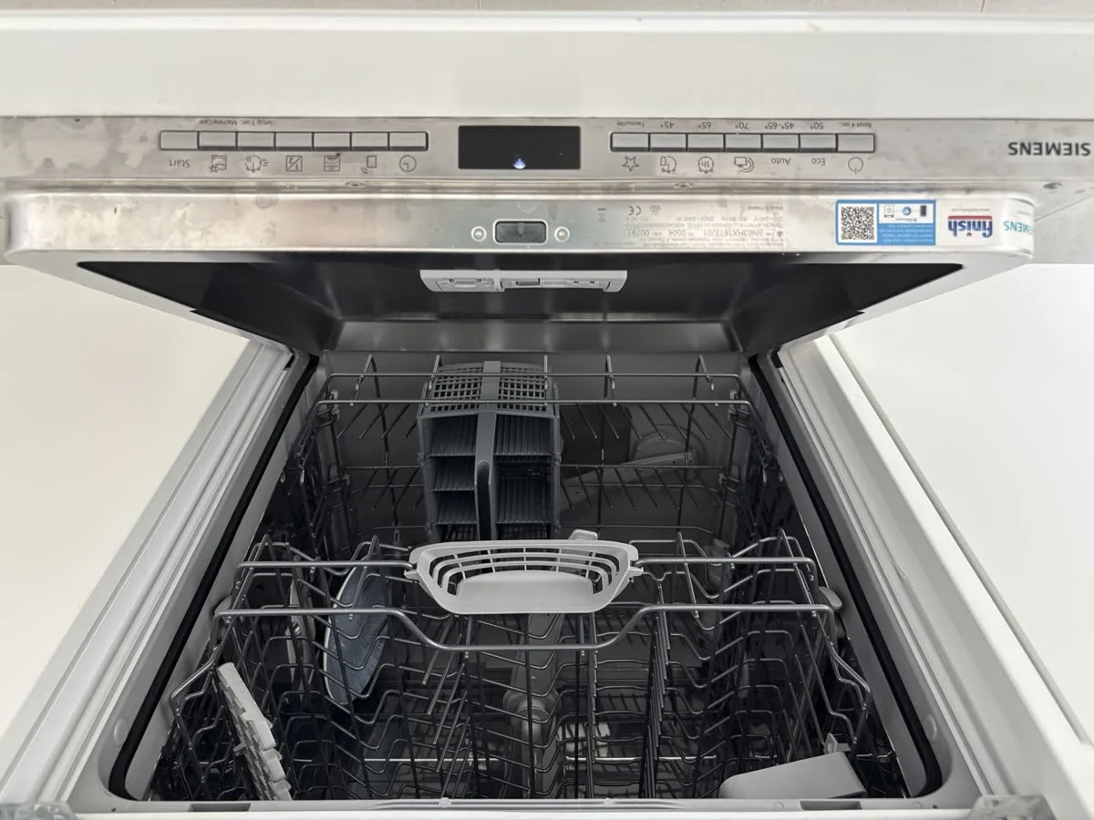 Integrated dishwasher