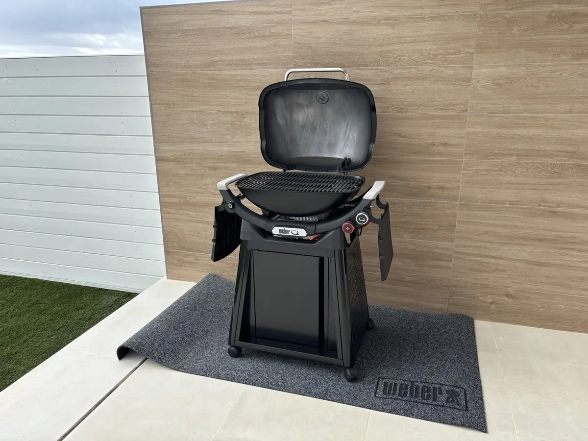 BBQ · frontal setup on the tiled terrace